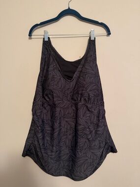 Kona Sol bathing suit top with built in bra support. Tankini top 20 W